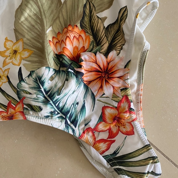 Banana Moon Womens One Piece White Floral Print Miller Kaelua Swimsuit Size M - Picture 6 of 8